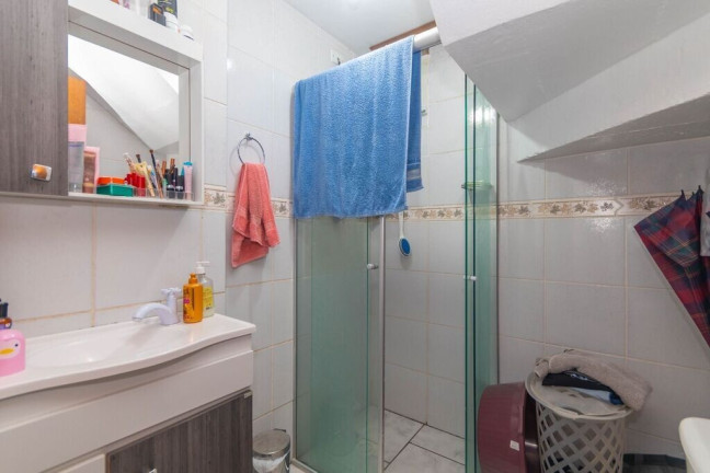 Imagem Casa com 3 Quartos à Venda, 174 m² em Nonoai - Porto Alegre