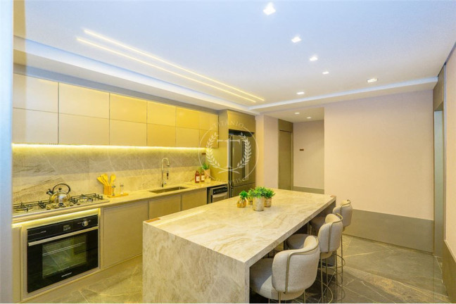 Imagem Apartamento com 4 Quartos à Venda, 234 m² em São Paulo