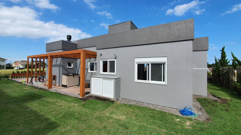 Imagem Casa com 3 Quartos à Venda, 645 m² em Atlântida Sul - Osório Imagem Casa com 3 Quartos à Venda, 645 m² em Atlântida Sul - Osório
