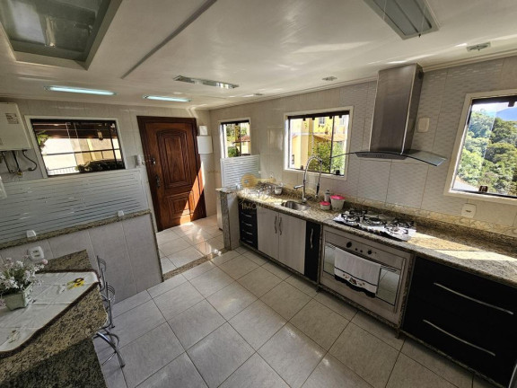 Imagem Casa com 3 Quartos à Venda, 265 m² em Várzea - Teresópolis