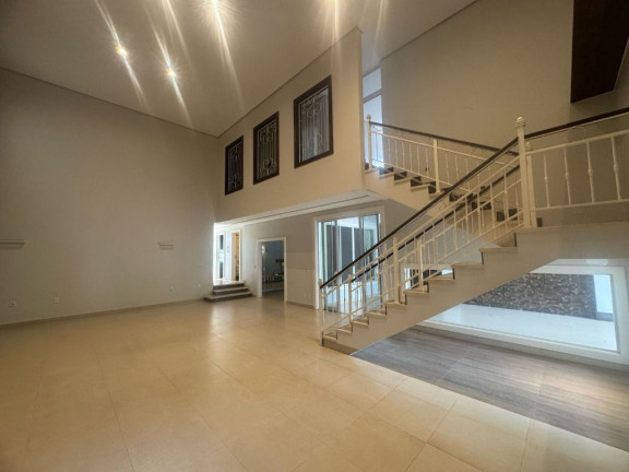 Sobrado com 4 Quartos para Alugar, 420 m² em Jardim Florença - Goiânia