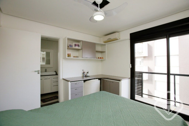 Apartamento com 2 Quartos à Venda,  em Menino Deus - Porto Alegre