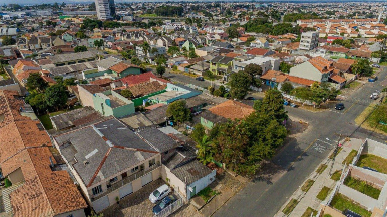 Imagem Terreno à Venda, 910 m² em Capão Raso - Curitiba Imagem Terreno à Venda, 910 m² em Capão Raso - Curitiba