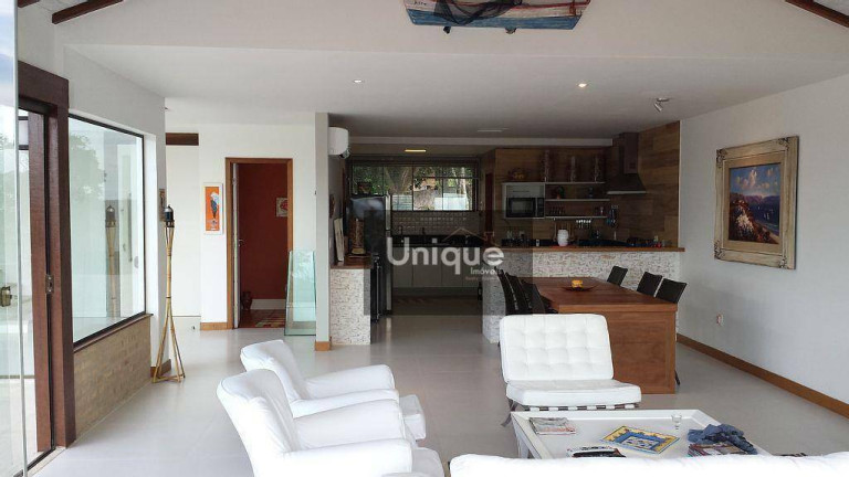 Imagem Casa com 4 Quartos para Temporada, 300 m² em Alto De Búzios - Armação Dos Búzios Imagem Casa com 4 Quartos para Temporada, 300 m² em Alto De Búzios - Armação Dos Búzios