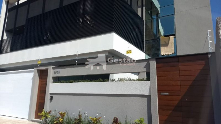 Imagem Casa com 3 Quartos à Venda, 230 m² em Centro - Balneário Camboriú