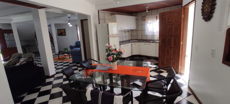 Imagem Sobrado com 3 Quartos à Venda, 387 m² em Ingleses Do Rio Vermelho - Florianópolis Imagem Sobrado com 3 Quartos à Venda, 387 m² em Ingleses Do Rio Vermelho - Florianópolis