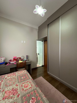 Imagem Casa com 3 Quartos à Venda, 310 m² em Caiçaras - Patos De Minas Imagem Casa com 3 Quartos à Venda, 310 m² em Caiçaras - Patos De Minas