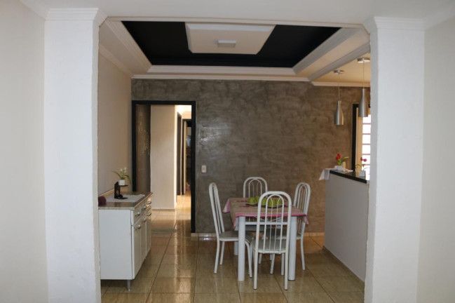 Imagem Casa com 3 Quartos à Venda, 160 m² em Jardim Lucila - Tatuí