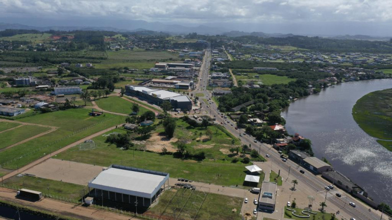 Imagem Terreno à Venda, 10.645 m² em Beira Mar - Torres Imagem Terreno à Venda, 10.645 m² em Beira Mar - Torres