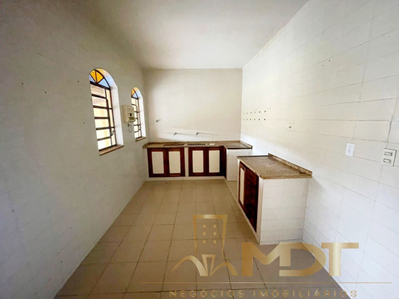 Imagem Sobrado com 7 Quartos à Venda, 549 m² em Jardim Dos Comerciários (venda Nova) - Belo Horizonte