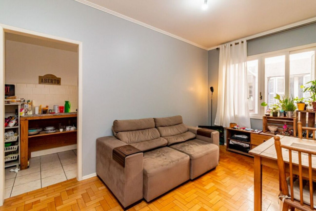 Imagem Imóvel com 1 Quarto à Venda, 42 m² em Centro Histórico - Porto Alegre Imagem Imóvel com 1 Quarto à Venda, 42 m² em Centro Histórico - Porto Alegre