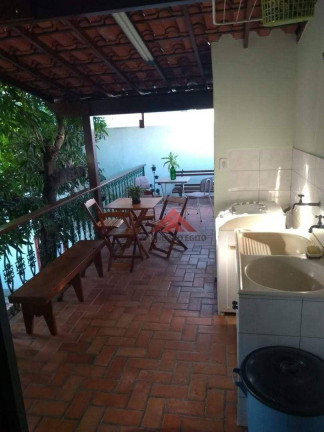 Imagem Casa com 3 Quartos à Venda, 82 m² em Centro - São Gonçalo Imagem Casa com 3 Quartos à Venda, 82 m² em Centro - São Gonçalo