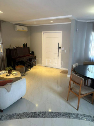 Sobrado com 3 Quartos à Venda, 248 m²