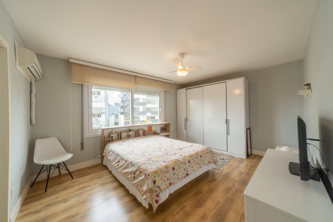 Imagem Imóvel com 3 Quartos à Venda, em Petrópolis - Porto Alegre Imagem Imóvel com 3 Quartos à Venda, em Petrópolis - Porto Alegre