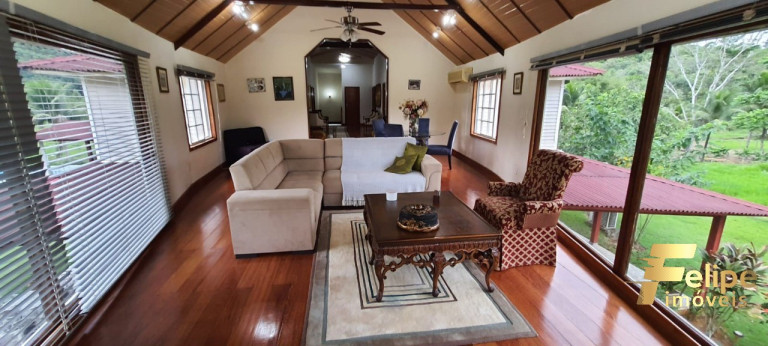 Imagem Imóvel com 8 Quartos à Venda, 60.000 m² em Timbuí - Timbuí