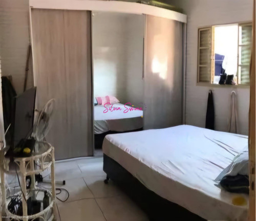 Casa com 2 Quartos à Venda,  em Vila Margarida - São Vicente