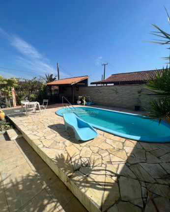 Imagem Casa com 6 Quartos à Venda, 300 m² em Coroados - Guaratuba