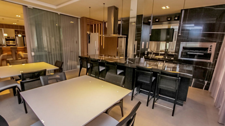 Imagem Imóvel com 3 Quartos à Venda, 180 m² em Cabeçudas - Itajaí