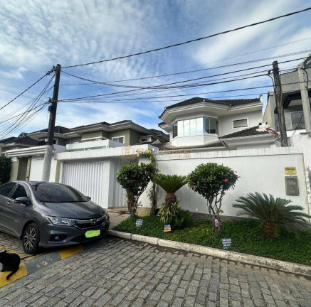 Imagem Casa com 4 Quartos à Venda, em Vargem Pequena - Rio De Janeiro Imagem Casa com 4 Quartos à Venda, em Vargem Pequena - Rio De Janeiro