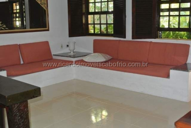 Imagem Imóvel com 4 Quartos à Venda, 150 m² em Peró - Cabo Frio