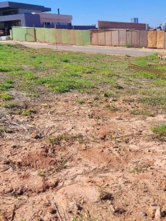 Terreno em Condomínio à Venda, 600 m² em Jardim Das Samambaias - Jundiaí
