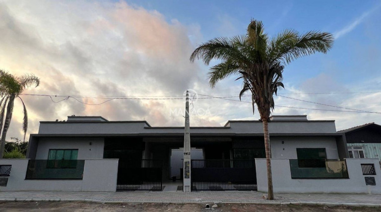Imagem Casa com 2 Quartos à Venda, 84 m² em Itacolomi - Balneário Piçarras Imagem Casa com 2 Quartos à Venda, 84 m² em Itacolomi - Balneário Piçarras
