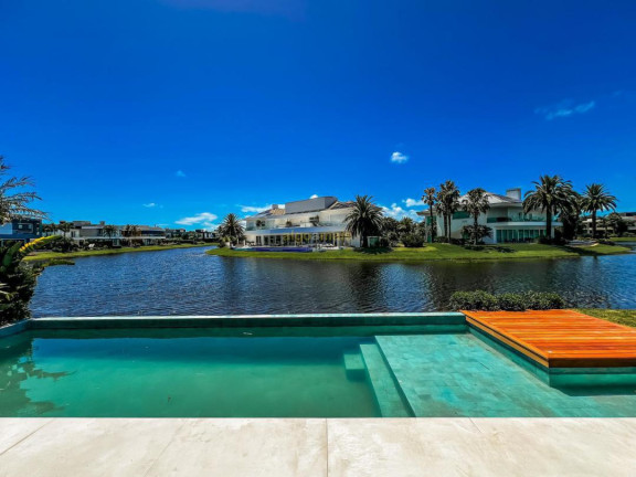 Imagem Casa com 6 Quartos à Venda, 430 m² em Condomínio Enseada Lagos Xangri-lá - Xangri-lá Imagem Casa com 6 Quartos à Venda, 430 m² em Condomínio Enseada Lagos Xangri-lá - Xangri-lá