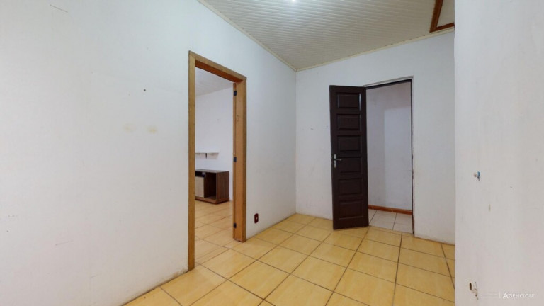 Imagem Imóvel com 4 Quartos à Venda, em Guarujá - Porto Alegre Imagem Imóvel com 4 Quartos à Venda, em Guarujá - Porto Alegre