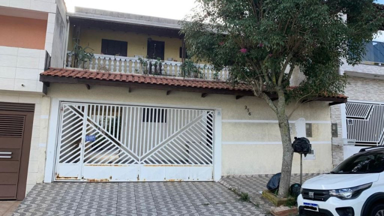 Sobrado com 3 Quartos à Venda, 300 m² em Jardim Santa Helena - Poá