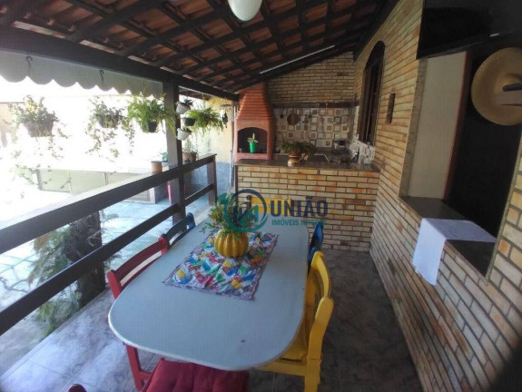 Casa com 4 Quartos à Venda, 250 m² em Itaipu - Niterói