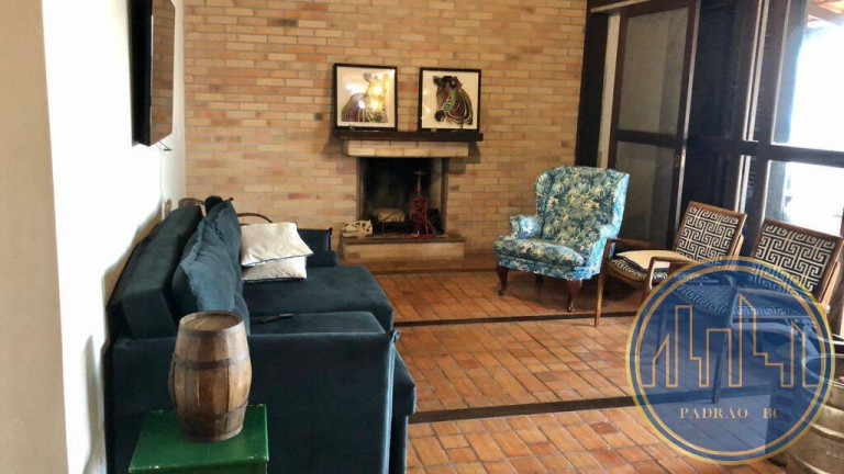 Imagem Casa com 5 Quartos para Alugar, 850 m² em Centro - Balneário Piçarras Imagem Casa com 5 Quartos para Alugar, 850 m² em Centro - Balneário Piçarras