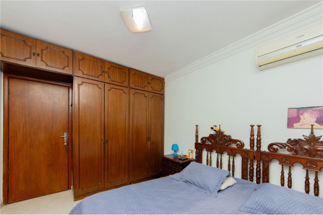 Imagem Casa com 6 Quartos à Venda,  em Vila Pierina - São Paulo