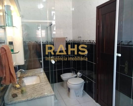 Imagem Casa com 4 Quartos à Venda, 261 m² em América - Joinville Imagem Casa com 4 Quartos à Venda, 261 m² em América - Joinville