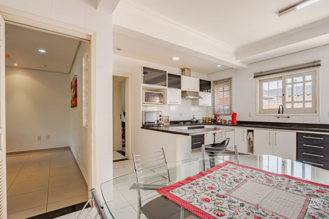 Imagem Casa com 4 Quartos à Venda, 194 m² em Moinhos De Vento - Canoas