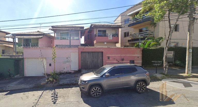 Imagem Casa com 4 Quartos à Venda, 352 m² em Heliópolis - Belo Horizonte