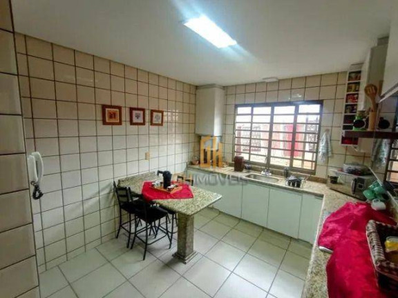 Imagem Sobrado com 4 Quartos à Venda, 218 m² em Vila Lucy - Goiânia