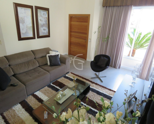 Imagem Casa com 3 Quartos à Venda, 300 m² em Anita Garibaldi - Joinville