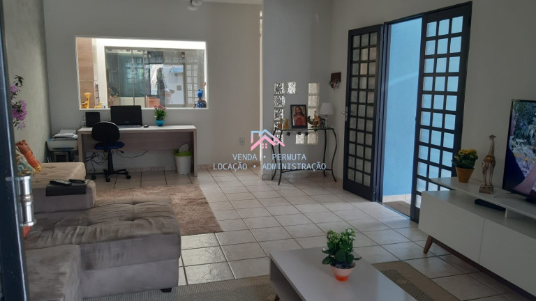 Imagem Casa com 3 Quartos à Venda, 284 m² em Jardim Santa Gertrudes - Jundiaí