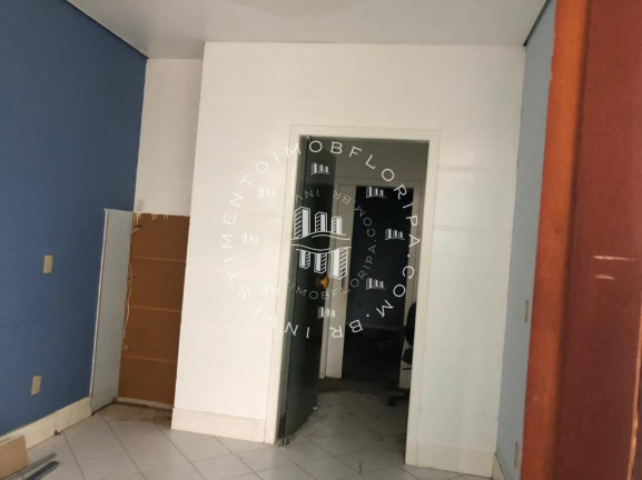 Imagem Imóvel com 1 Quarto à Venda, 25 m² em Centro - Florianópolis Imagem Imóvel com 1 Quarto à Venda, 25 m² em Centro - Florianópolis
