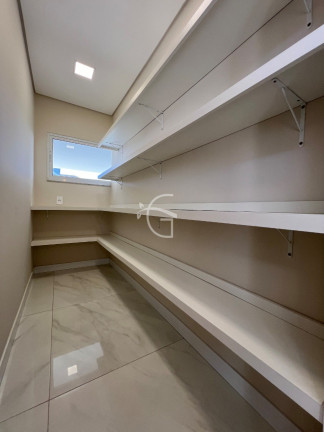 Imagem Casa com 3 Quartos à Venda, 250 m² em Glória - Joinville Imagem Casa com 3 Quartos à Venda, 250 m² em Glória - Joinville