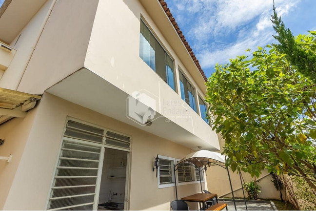 Imagem Casa com 3 Quartos à Venda, 379 m² em Pacaembu - São Paulo