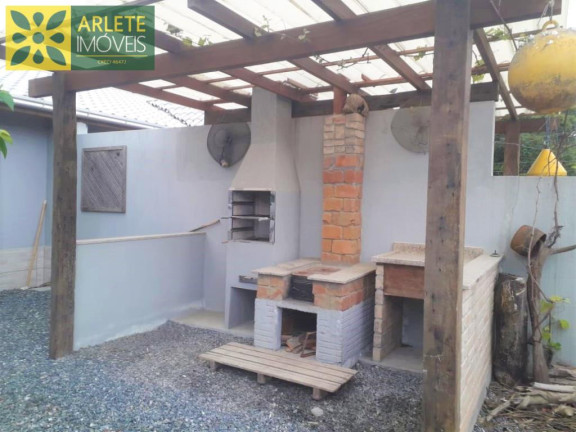 Casa com 2 Quartos para Alugar ou Temporada, 45 m² em Mariscal - Bombinhas