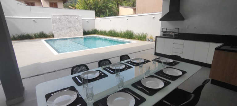 Casa de Condomínio com 3 Quartos à Venda, 230 m² em Praia Da Mococa - Caraguatatuba