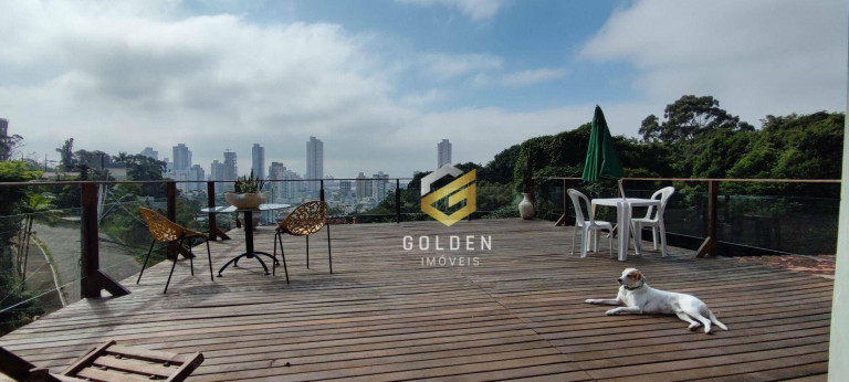 Imagem Casa com 4 Quartos à Venda, 270 m² em Morro Da Cruz - Itajaí Imagem Casa com 4 Quartos à Venda, 270 m² em Morro Da Cruz - Itajaí