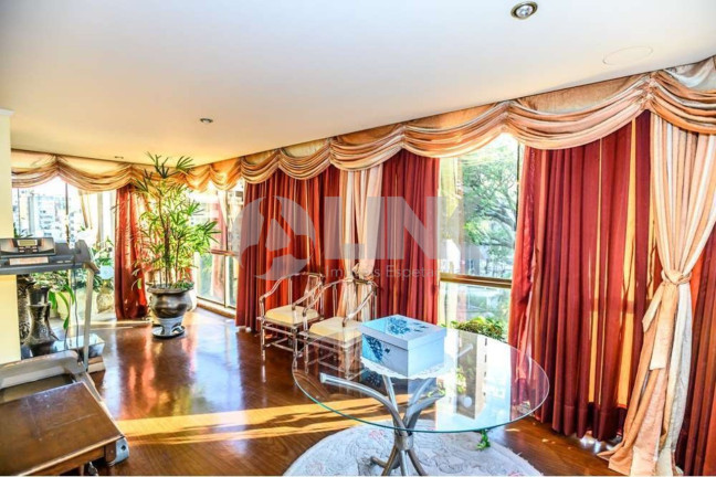 Imagem Apartamento com 3 Quartos à Venda, 261 m² em Auxiliadora - Porto Alegre Imagem Apartamento com 3 Quartos à Venda, 261 m² em Auxiliadora - Porto Alegre