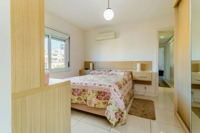 Imagem Apartamento com 3 Quartos à Venda, 102 m² em Menino Deus - Porto Alegre Imagem Apartamento com 3 Quartos à Venda, 102 m² em Menino Deus - Porto Alegre
