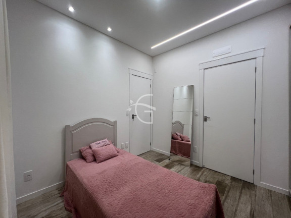 Imagem Casa com 3 Quartos à Venda, em Glória - Joinville Imagem Casa com 3 Quartos à Venda, em Glória - Joinville