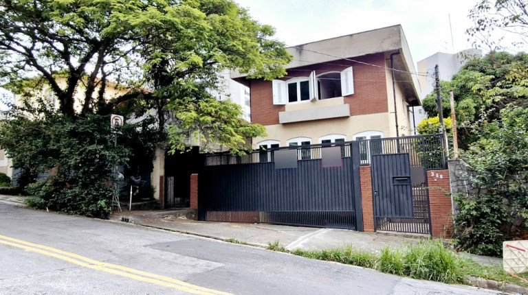 Casa com 4 Quartos à Venda, 300 m² em Vila Ipojuca - São Paulo