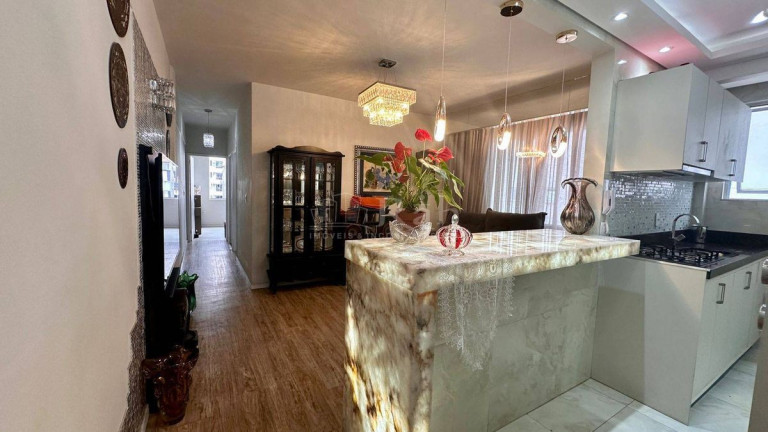 Foto do imóvel Apartamento com 2 Quartos à Venda, 78 m² em Centro - Balneário Camboriú