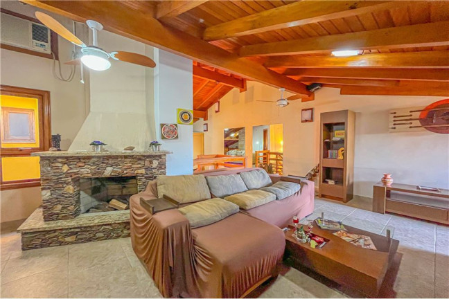 Imagem Casa com 3 Quartos à Venda, em Jardim Itu - Porto Alegre Imagem Casa com 3 Quartos à Venda, em Jardim Itu - Porto Alegre